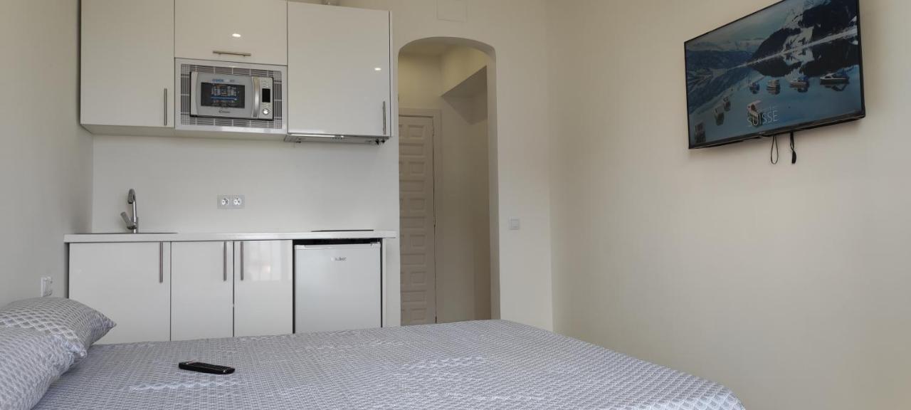 Acogedor Estudio En La Playa, Con Vistas Al Mar, Y Piscina Comunitaria Сант Салвадор Екстериор снимка