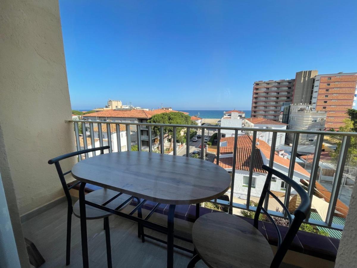 Acogedor Estudio En La Playa, Con Vistas Al Mar, Y Piscina Comunitaria Сант Салвадор Екстериор снимка